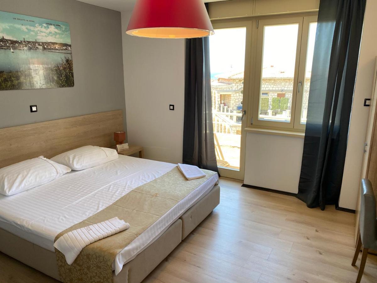 Villas Arbia - Magdalena By The Beach Banjol エクステリア 写真